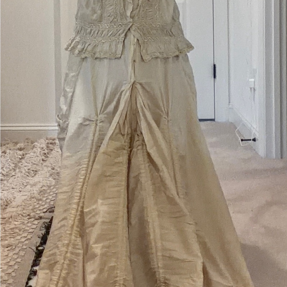 Elegant Cream Ruffled Dress - Picture 5 of 9